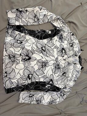 Black & White Floral golf top
